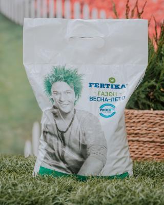 Удобрение Фертика Газонное Весна-Лето, 5кг в интернет гипермаркете «Планета Лета». Фото