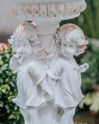 Фигура Ангелы с поилкой Н-38см ФП207 в интернет гипермаркете «Планета Лета». Фото